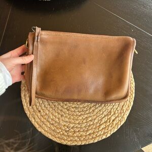 VINTAGE Coach Tan Leather Clutch Crossbody